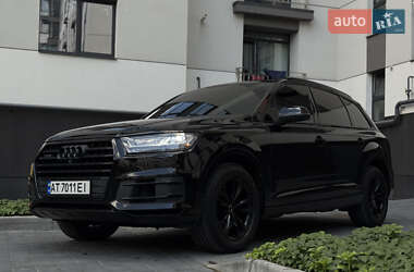Внедорожник / Кроссовер Audi Q7 2016 в 