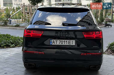 Внедорожник / Кроссовер Audi Q7 2016 в 