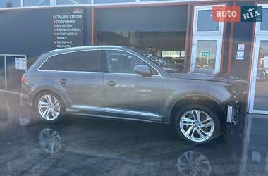 Внедорожник / Кроссовер Audi Q7 2020 в 