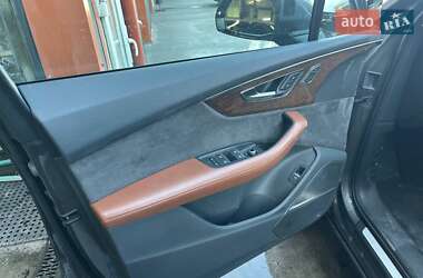 Внедорожник / Кроссовер Audi Q7 2020 в 
