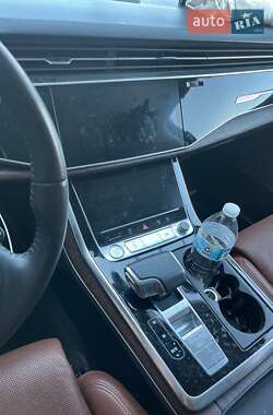 Внедорожник / Кроссовер Audi Q7 2020 в 