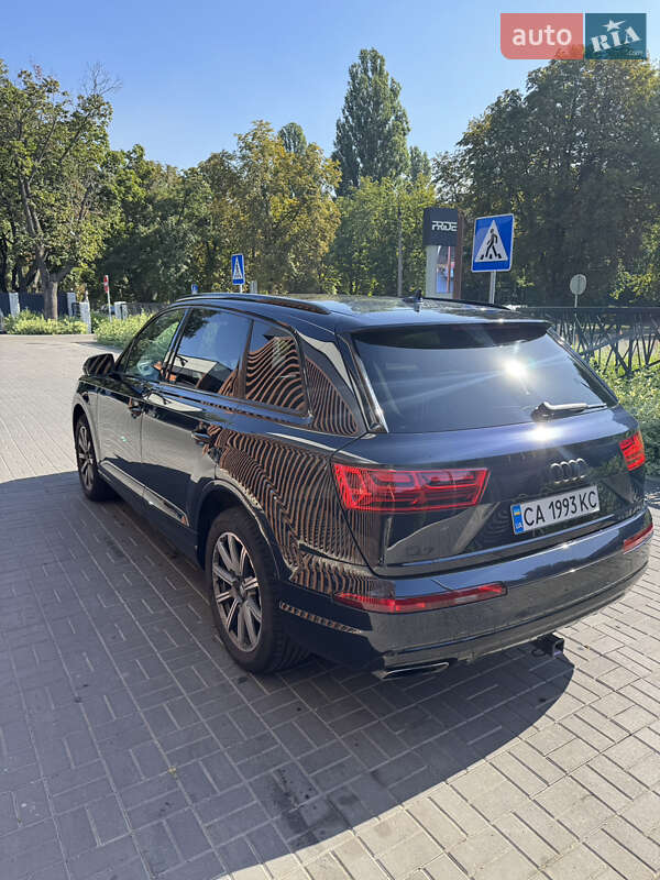 Внедорожник / Кроссовер Audi Q7 2016 в Черкассах