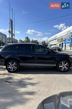Позашляховик / Кросовер Audi Q7 2012 в 