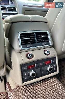 Позашляховик / Кросовер Audi Q7 2012 в 