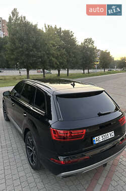 Внедорожник / Кроссовер Audi Q7 2018 в 