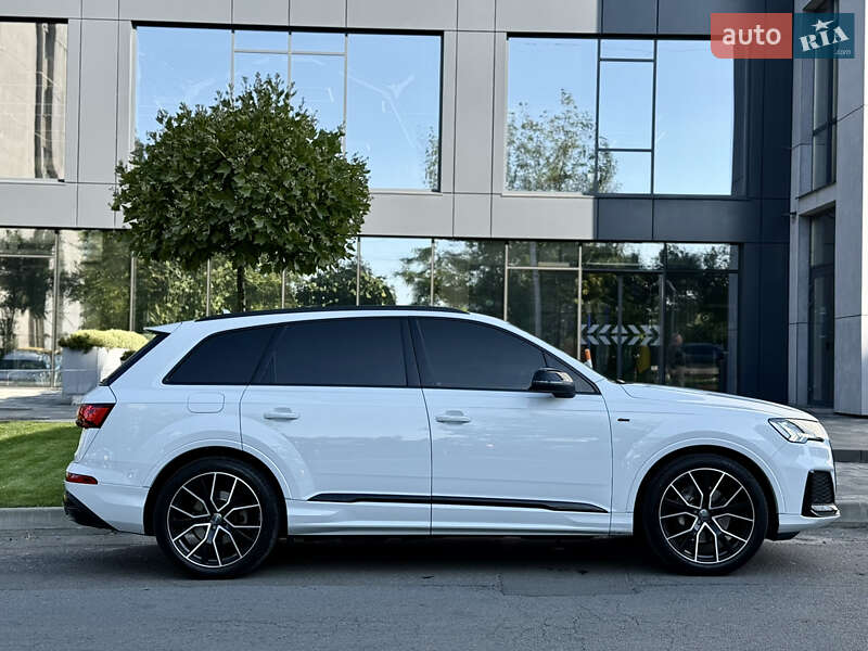 Позашляховик / Кросовер Audi Q7 2021 в Львові