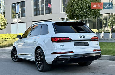 Внедорожник / Кроссовер Audi Q7 2021 в 