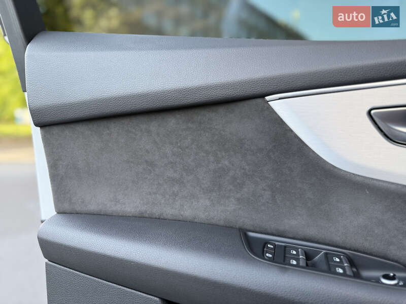 Позашляховик / Кросовер Audi Q7 2021 в Львові