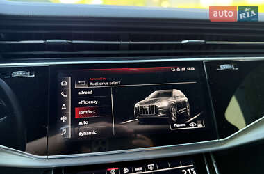 Внедорожник / Кроссовер Audi Q7 2021 в 
