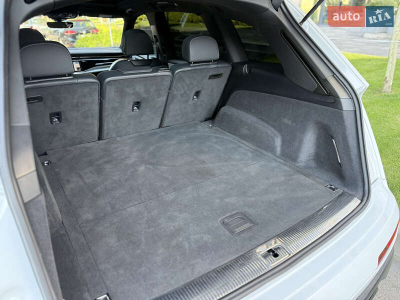 Позашляховик / Кросовер Audi Q7 2021 в Львові
