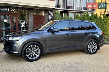 Позашляховик / Кросовер Audi Q7 2019 в 
