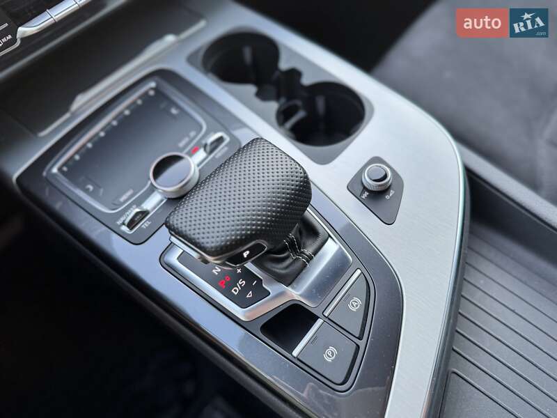 Позашляховик / Кросовер Audi Q7 2019 в Києві фото 31 Позашляховик / Кросовер Audi Q7 2019 в Києві