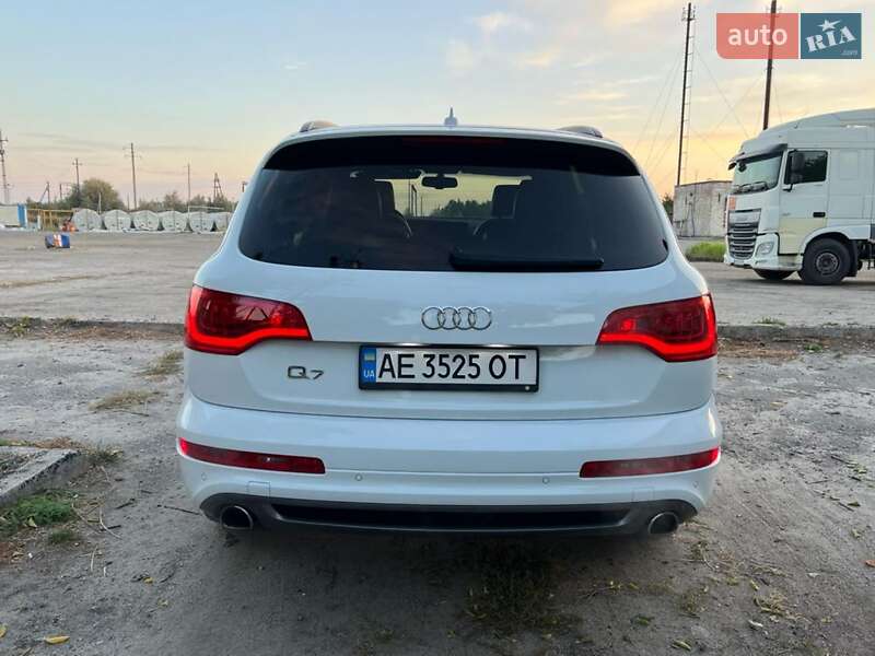 Позашляховик / Кросовер Audi Q7 2013 в Дніпрі