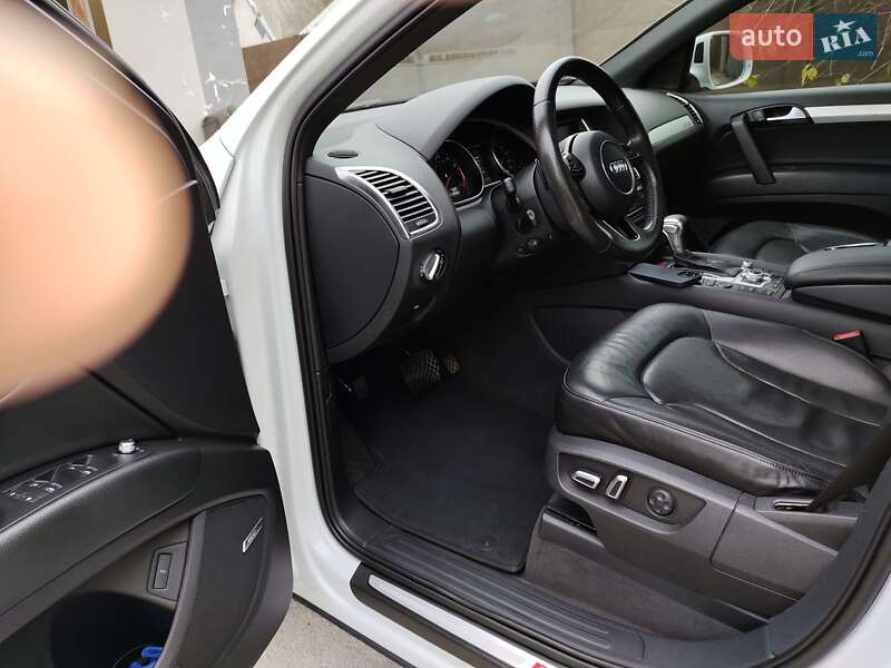 Позашляховик / Кросовер Audi Q7 2013 в Дніпрі