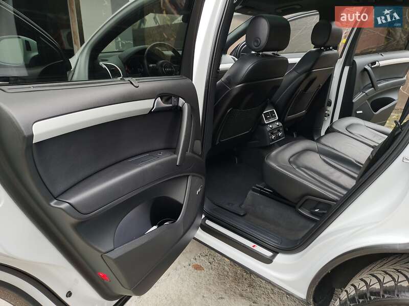 Позашляховик / Кросовер Audi Q7 2013 в Дніпрі
