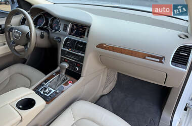 Внедорожник / Кроссовер Audi Q7 2014 в 