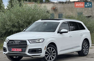 Внедорожник / Кроссовер Audi Q7 2017 в 