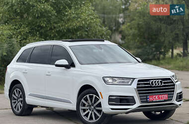 Внедорожник / Кроссовер Audi Q7 2017 в 