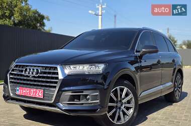 Позашляховик / Кросовер Audi Q7 2015 в 