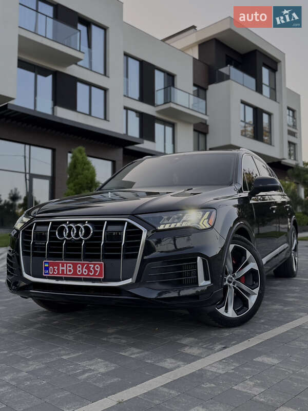 Позашляховик / Кросовер Audi Q7 2020 в Ужгороді