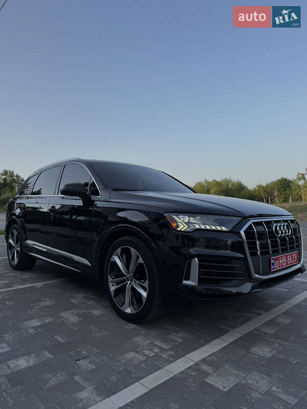 Позашляховик / Кросовер Audi Q7 2020 в Ужгороді