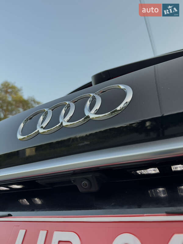 Позашляховик / Кросовер Audi Q7 2020 в Ужгороді