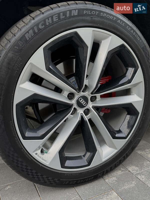 Позашляховик / Кросовер Audi Q7 2020 в Ужгороді