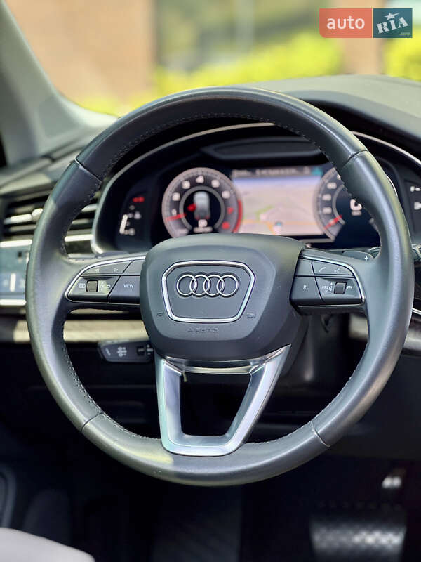 Позашляховик / Кросовер Audi Q7 2020 в Ужгороді