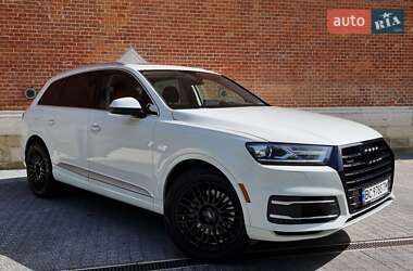 Внедорожник / Кроссовер Audi Q7 2018 в 