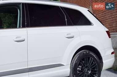 Внедорожник / Кроссовер Audi Q7 2018 в 