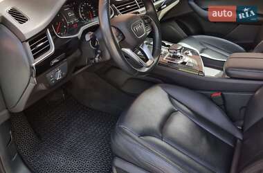 Внедорожник / Кроссовер Audi Q7 2018 в 