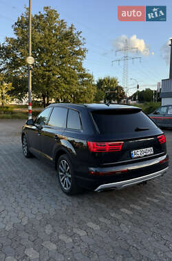Позашляховик / Кросовер Audi Q7 2016 в 