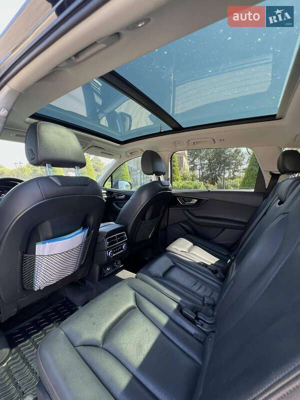 Внедорожник / Кроссовер Audi Q7 2015 в Измаиле