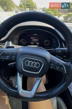 Внедорожник / Кроссовер Audi Q7 2015 в 