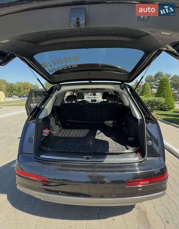 Внедорожник / Кроссовер Audi Q7 2015 в Измаиле