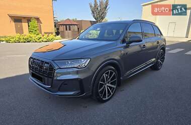 Внедорожник / Кроссовер Audi Q7 2023 в 