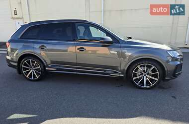 Внедорожник / Кроссовер Audi Q7 2023 в 