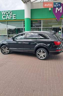 Позашляховик / Кросовер Audi Q7 2012 в 