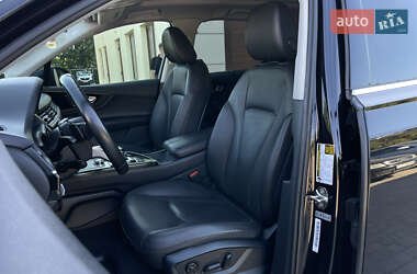 Внедорожник / Кроссовер Audi Q7 2015 в 