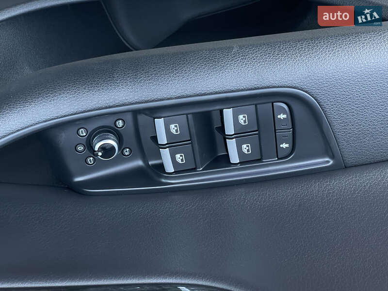 Внедорожник / Кроссовер Audi Q7 2015 в Бердичеве