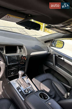 Позашляховик / Кросовер Audi Q7 2011 в 