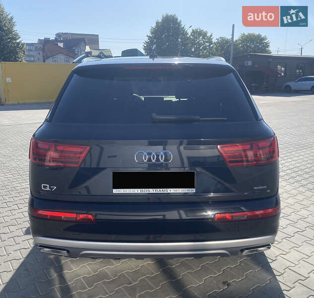 Позашляховик / Кросовер Audi Q7 2017 в Вінниці