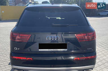 Внедорожник / Кроссовер Audi Q7 2017 в 