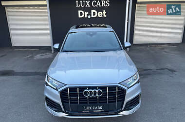 Позашляховик / Кросовер Audi Q7 2019 в 