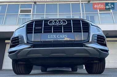 Позашляховик / Кросовер Audi Q7 2019 в 