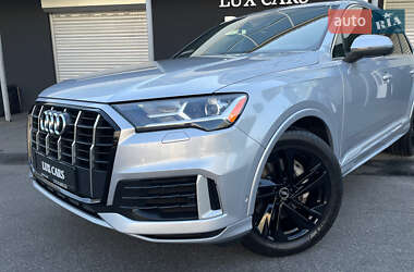 Позашляховик / Кросовер Audi Q7 2019 в 