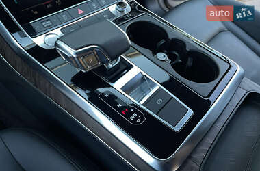Позашляховик / Кросовер Audi Q7 2019 в 