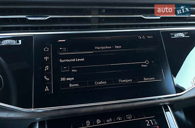 Позашляховик / Кросовер Audi Q7 2019 в 
