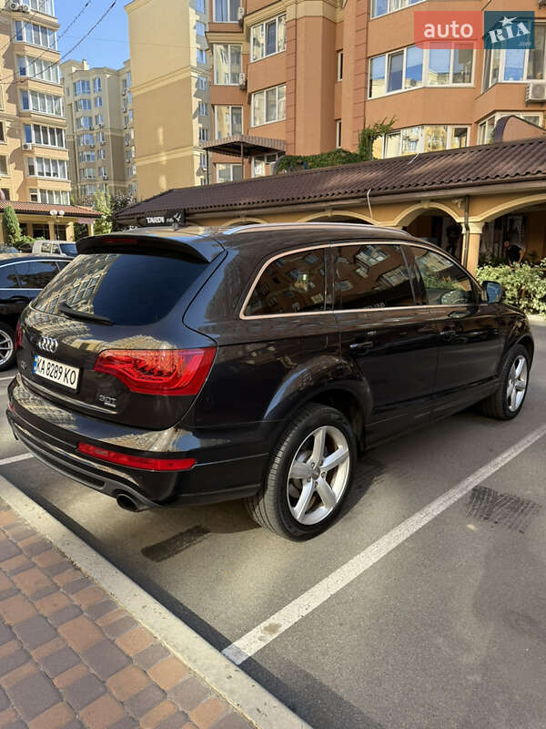 Внедорожник / Кроссовер Audi Q7 2013 в Киеве