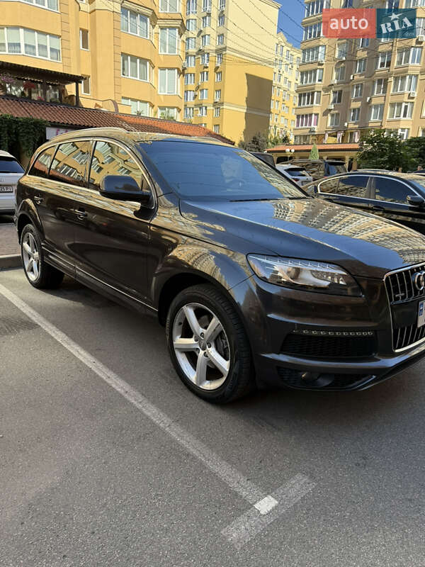 Внедорожник / Кроссовер Audi Q7 2013 в Киеве